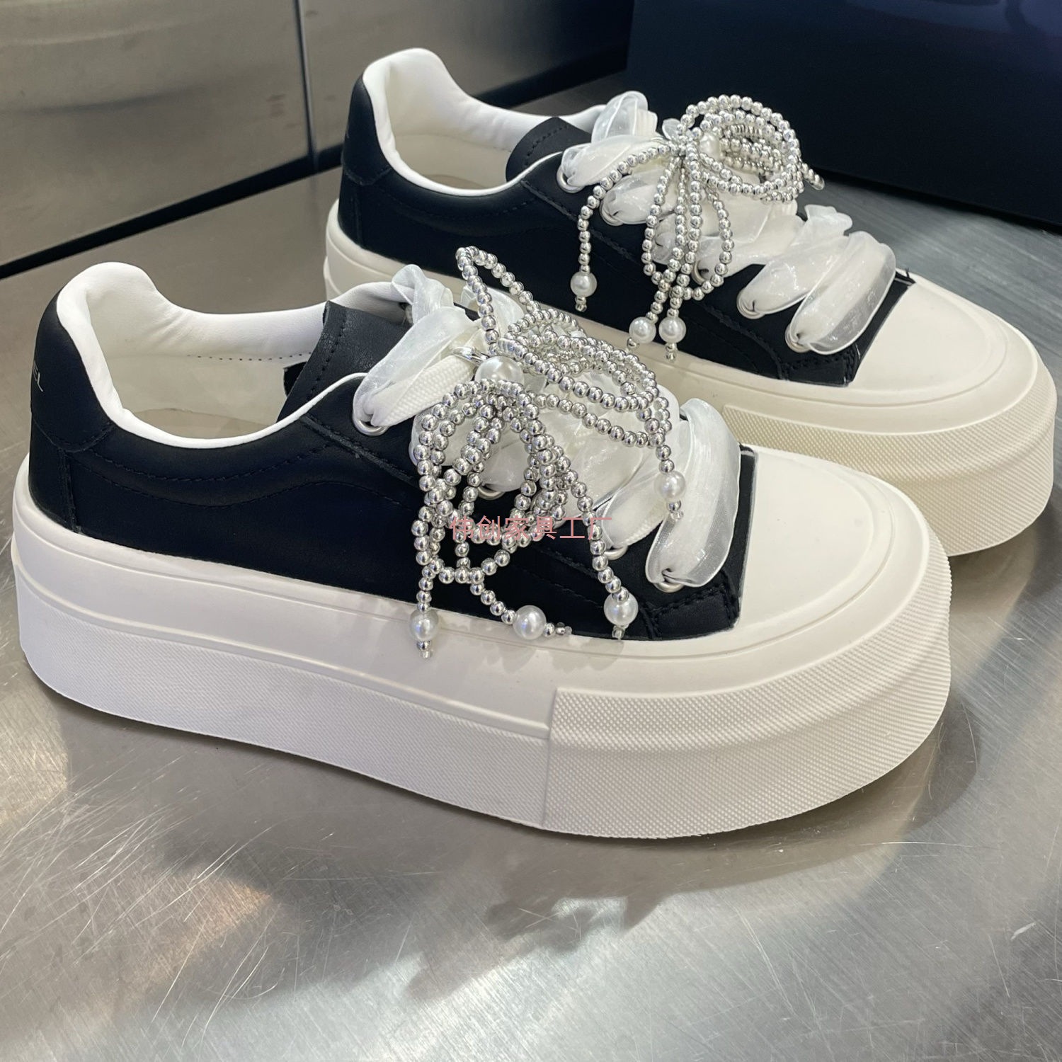 2025 Spring and Autum New Beaded Soft Leather Platform Shoes for Women Thick-Soled Casual Heightening Fashion Versatile White Shoes Sneakers