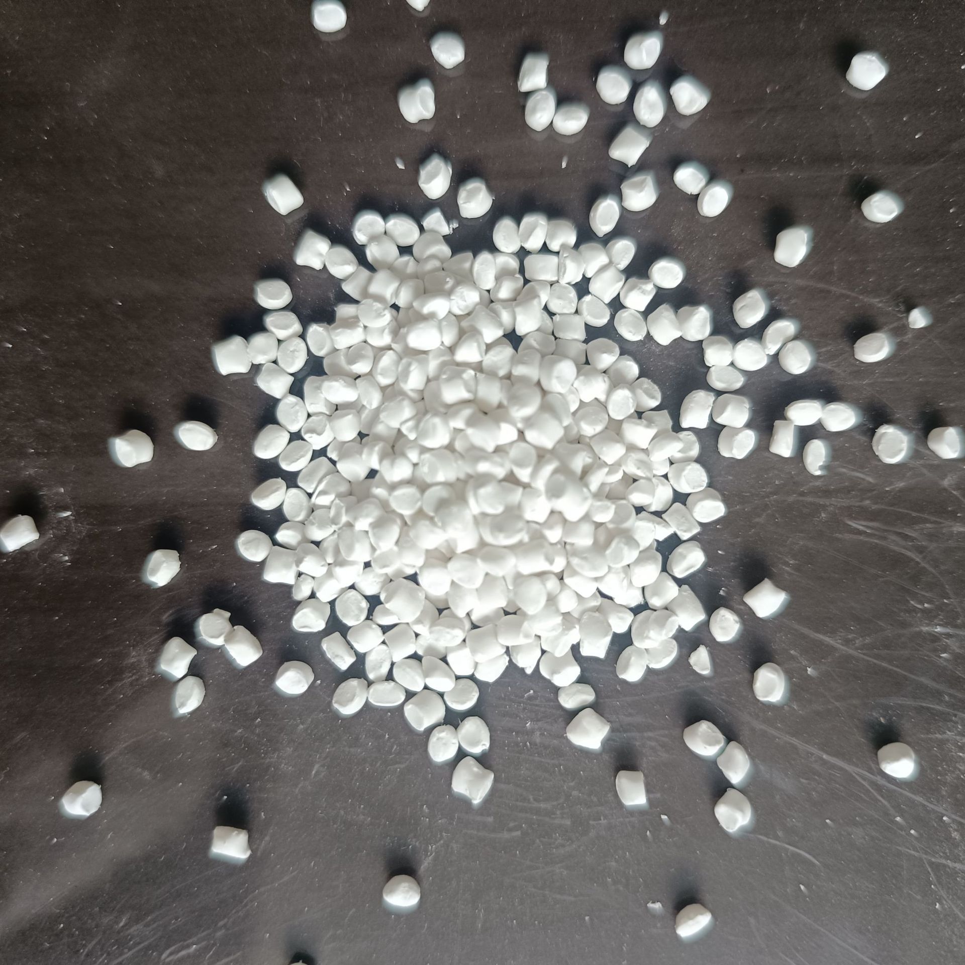 Pp/Pe Calcium Carbonate Filled Mother Capsuless, Plastic Blow Molding Capsuless, No Black Spots, Good Scattering, Hot and Cold Cut in Air