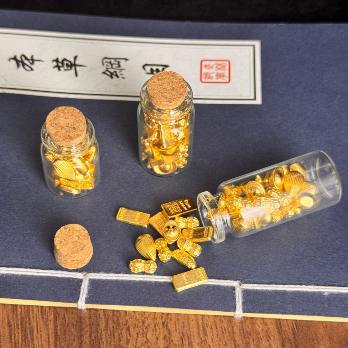 Senshe Peanut Ruyi Melon Sizi Gold Bars Gift Collection Factory Medal Badge Gold Bean Accessories Glass Bottle