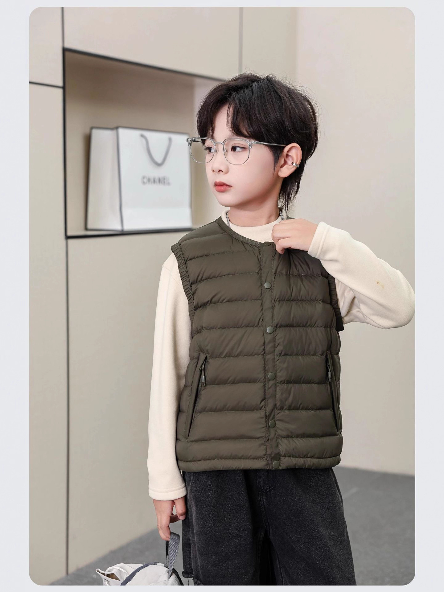 Children's down Jacket Vest for Boys and Girls, Lightweight Winter White Duck down Vest, Medium and Large Kidsren's Vest, School Uniform Liner