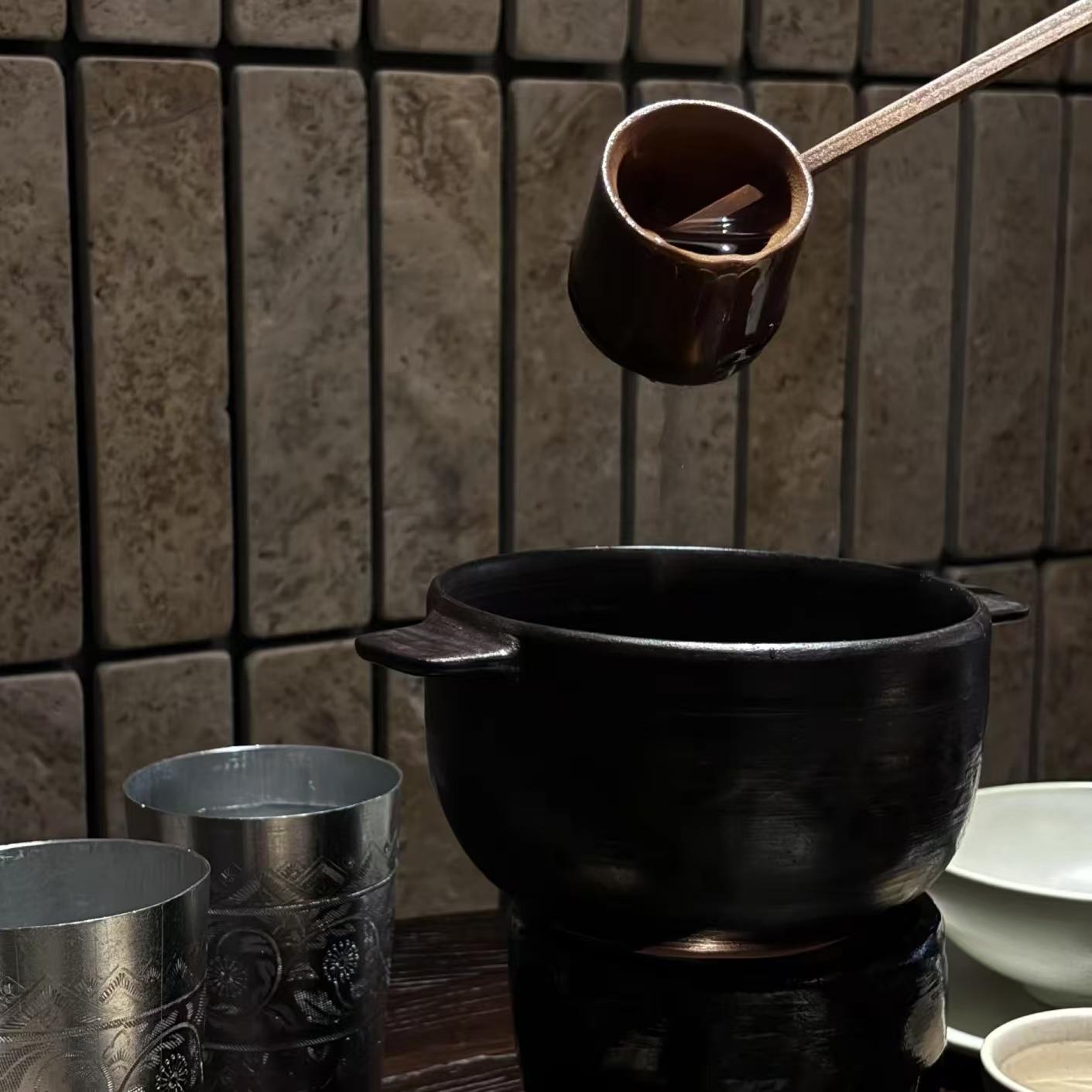 ✅ Internet Celebrity Mountain Style Antique Ceramic Insulated Tea Stove Yunnan Mushroom Hot Pot Guizhou Sour Soup Hot Pot Specialty Meal