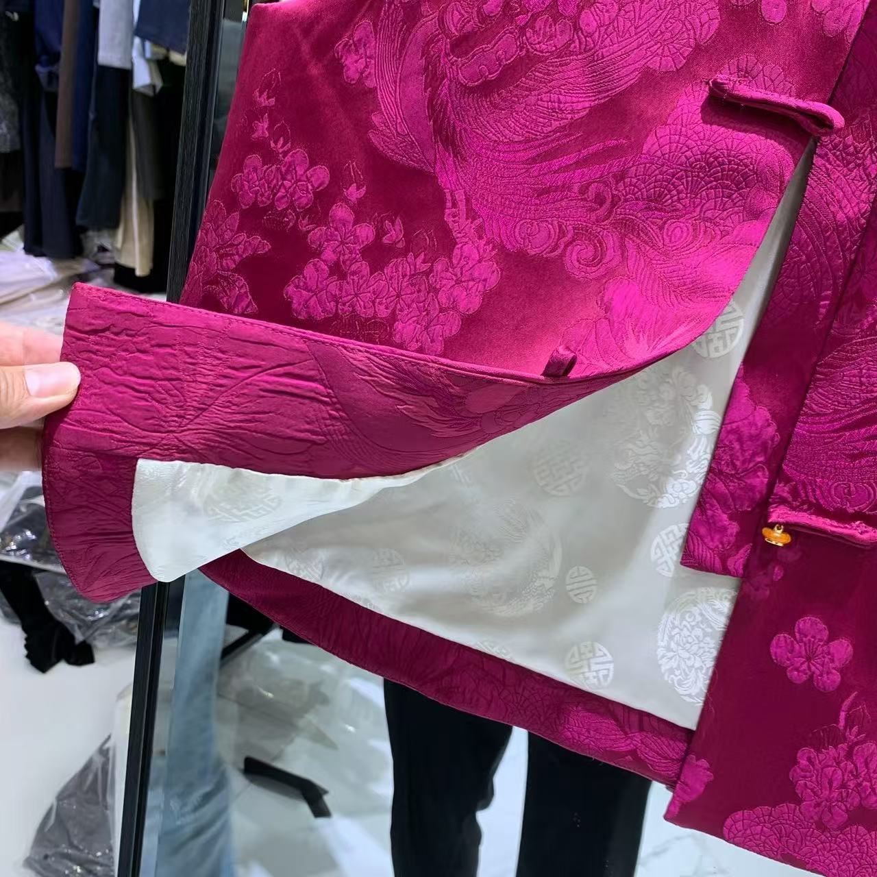 New Chinese-Style Fashion Stand-Collar Vest for Women, 2025 Autumn New Model, Elegant Satin High-End Vest Trend