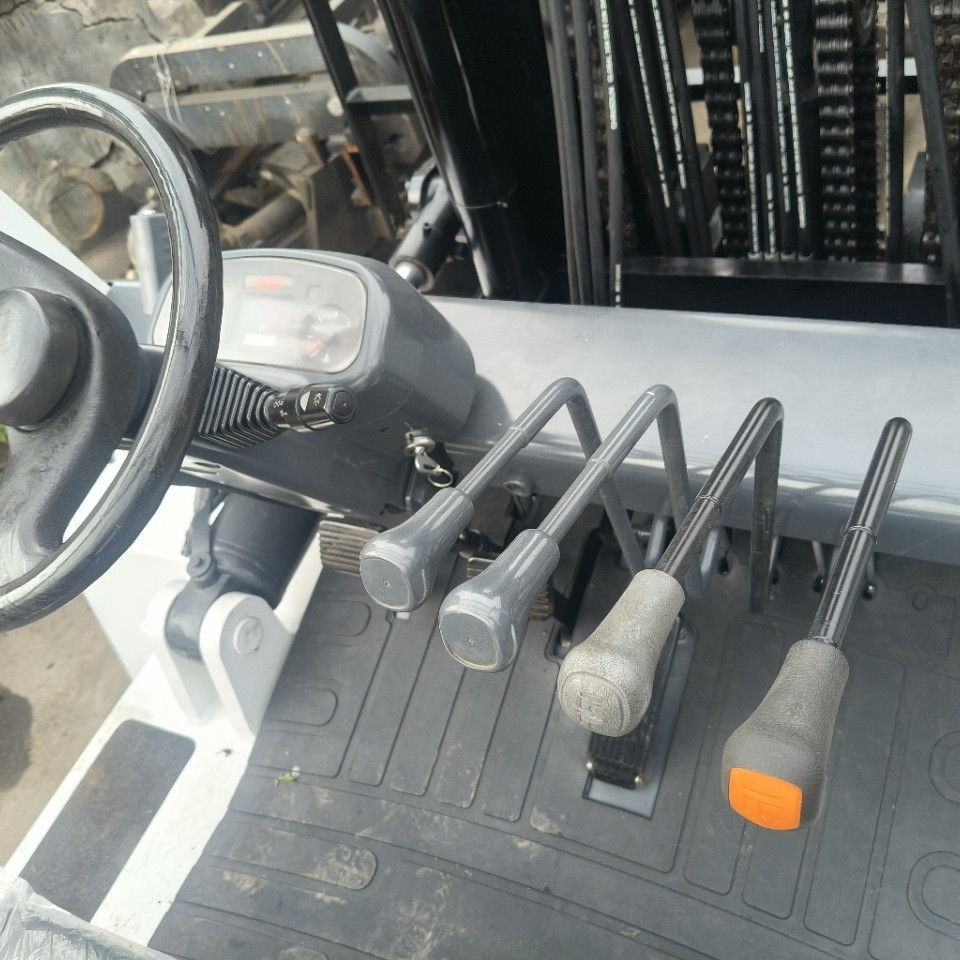 Foreign Trade Direct Sales Japanese Tcm Used Diesel 5 Tons, 7 Tons 10 Tons Forklifts Used 25 Tons Forklifts for Sale