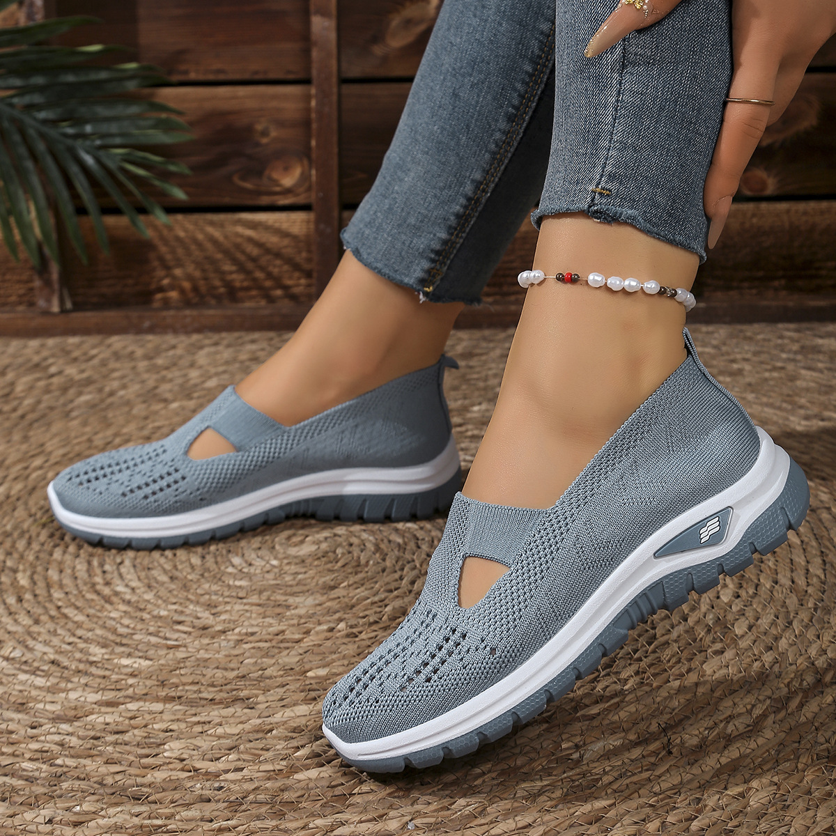 Foreign Trade Cross-Border Temu Large Size Fashionable and Comfortable Casual Shoes Cut Out Breathable Fly Woven Mesh Shoes One-Leg Mother's Shoes