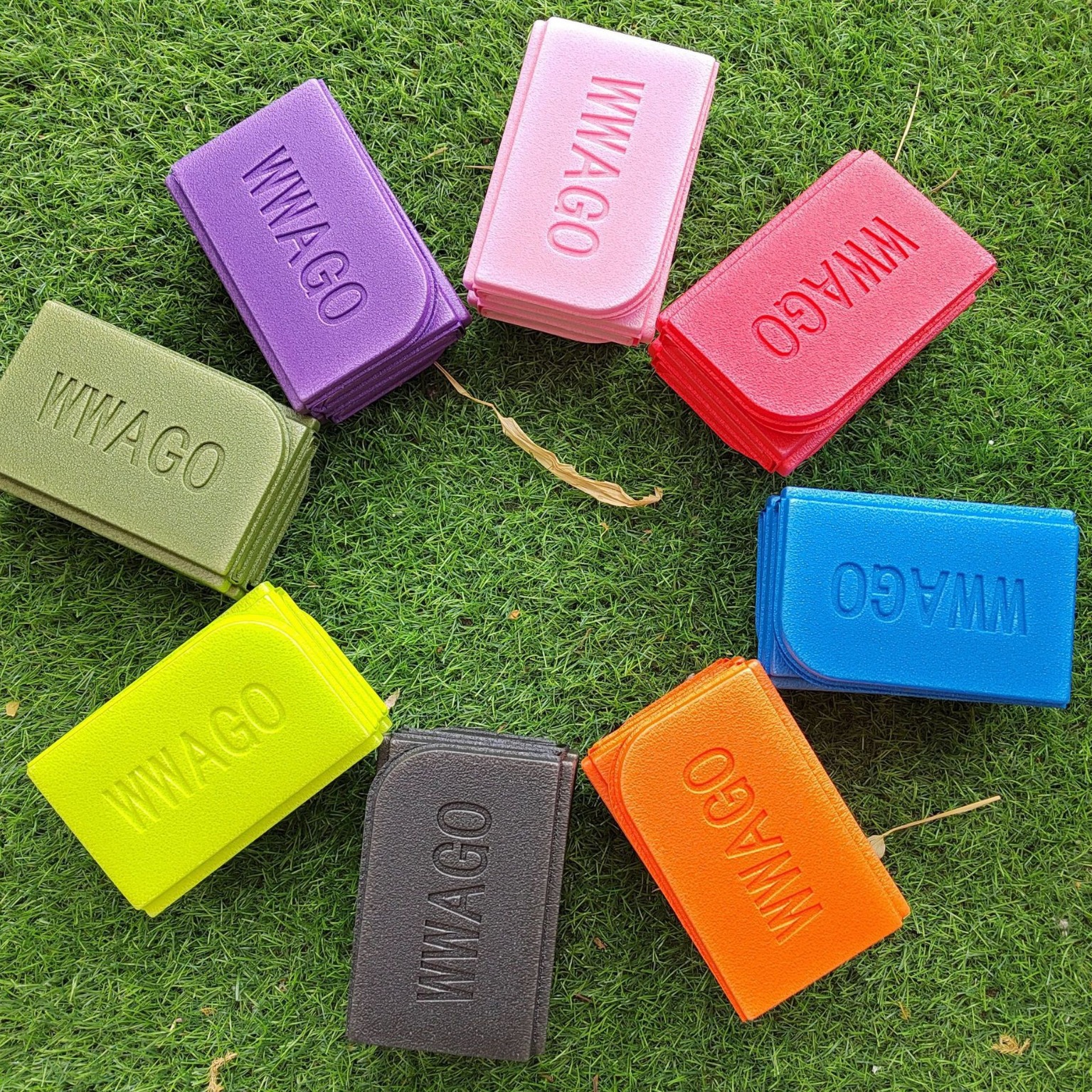 Оптовая портативная поролоновая подушка, влагозащитный мат для парка, пляжный мат, наружные принадлежности, водонепроницаемая теплоизоляционная легкая складная подушка