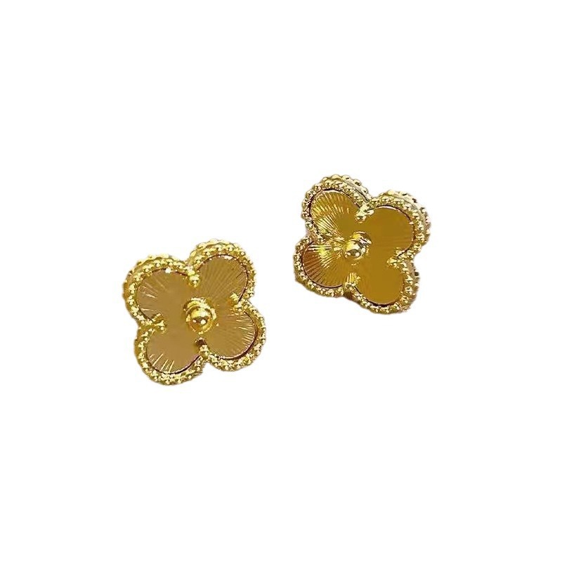 18K Gold Small Earrings for Women, Fashionable Mini Four-Leaf Clover Earrings, Simple, Compact and Fashionable Au750 Color Gold Earrings