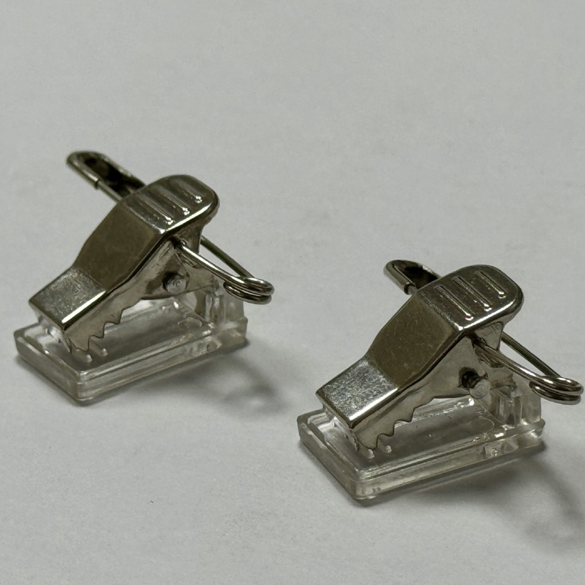 Оптовая продажа ПС значок держатель нагрудный держатель карточки утолщенный держатель удостоверения личности