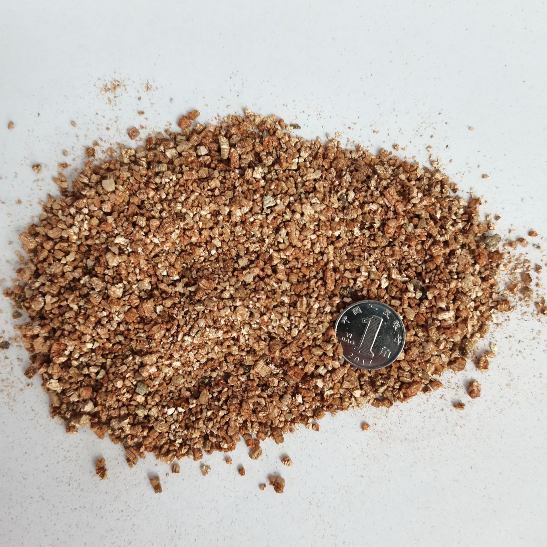 Raw Vermiculite Chips Expanded Vermiculite Powder for Fireproof Insulation Building Materials Mix