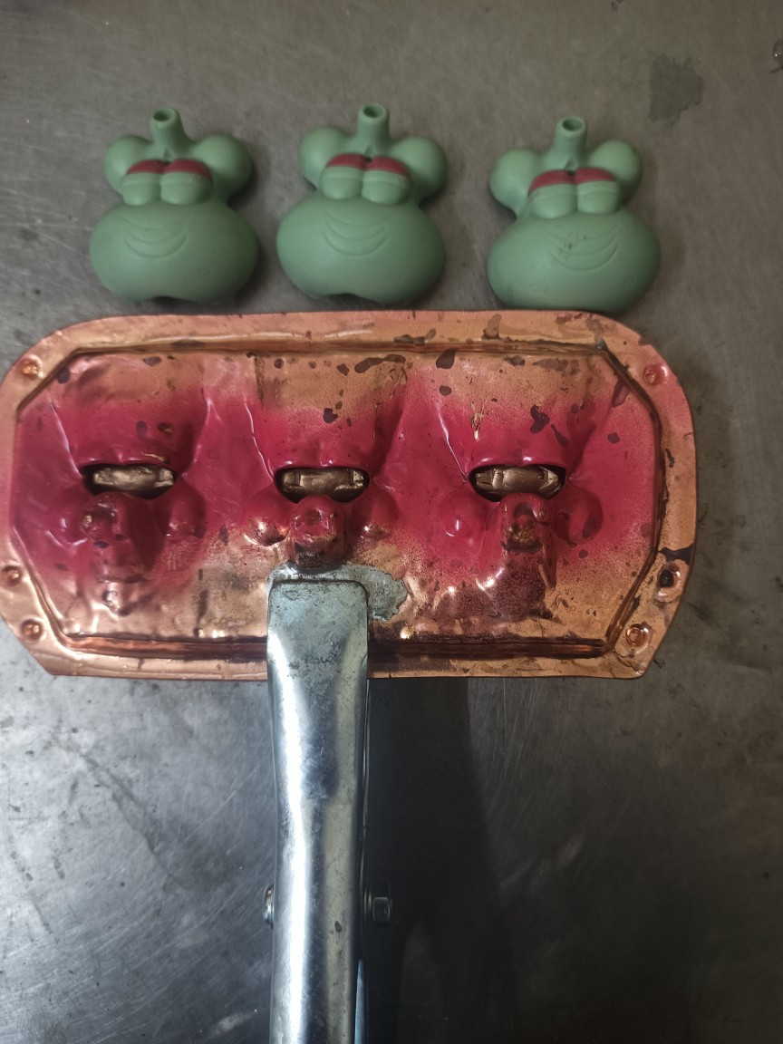 Manufactured by the Manufacturer, Spray Molds, Spray Oil Molds, Spray Paint Molds, Various Plastic Hardware Digital Copper Molds