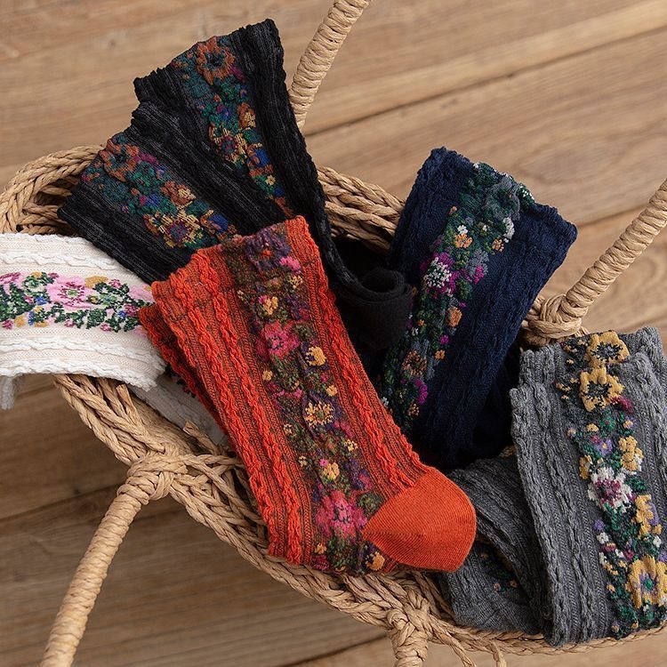 осенние и зимние новые носки до средней икры, весенние и летние европейские и американские ретро этнические цветочные носки для женщин, оптовая продажа цветочных виноградных носков