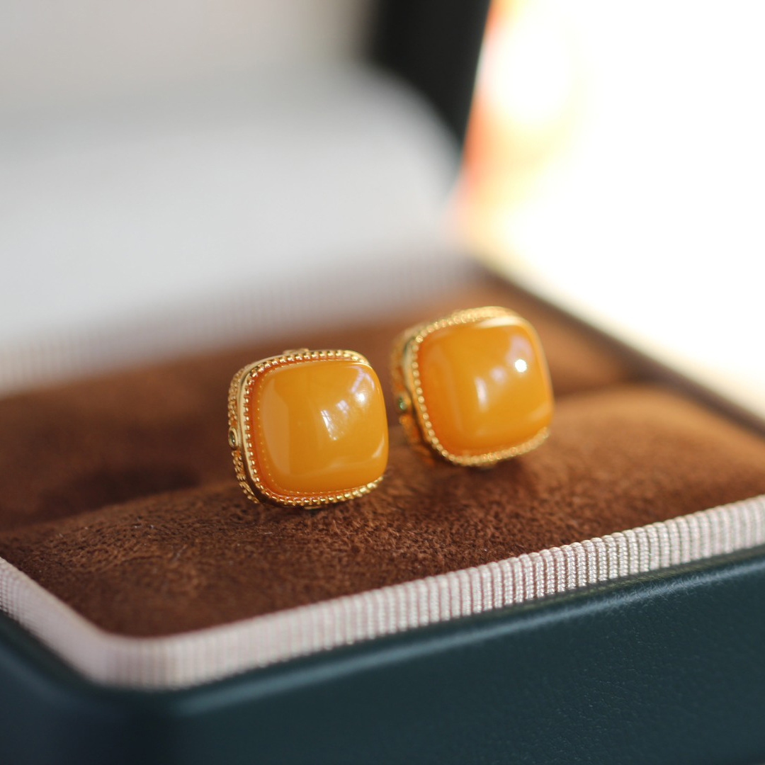 Natural Chicken Oil Yellow Beeswax Earrings, All-Over 925 Silver Genuine Sugar Cube Niche High-End Women's Earrings with Certificate
