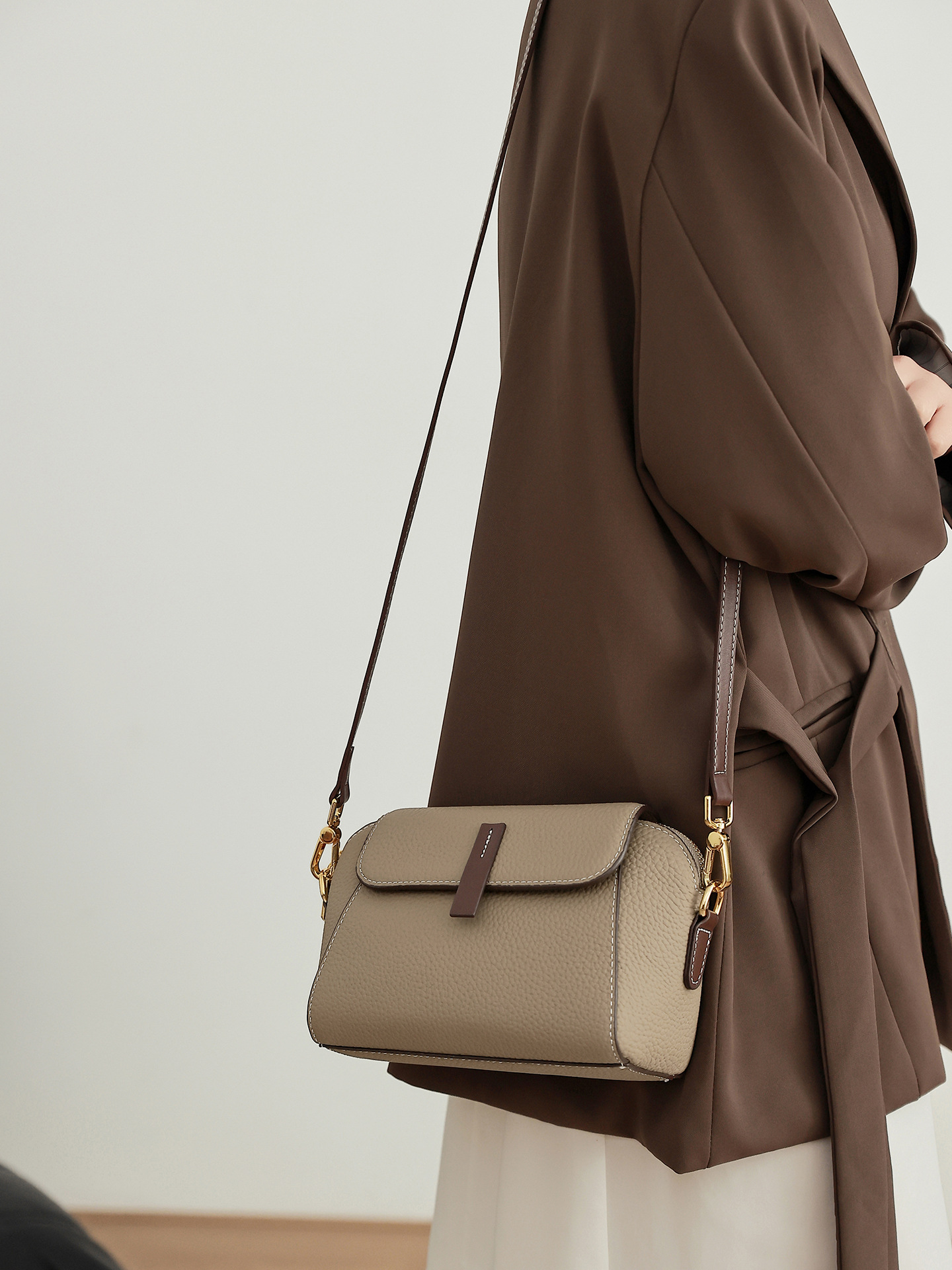 Foreign Trade Women's Bag 2025 New Genuine Leather Women's Bag Crossbody Bag Versatile Niche High-End Women's Shoulder Bag