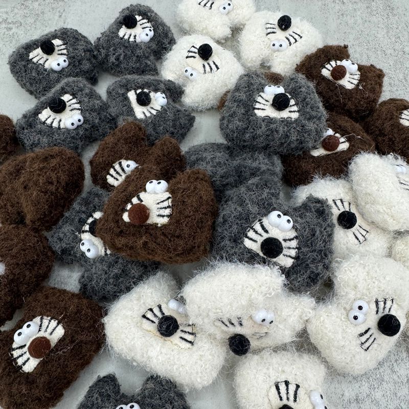 A Variety of Fabric Cartoon Accessories, Animal-Shaped Plaid Plush Hair Clips and Hair Ties, Wholesale Supply of Fashionable Accessories