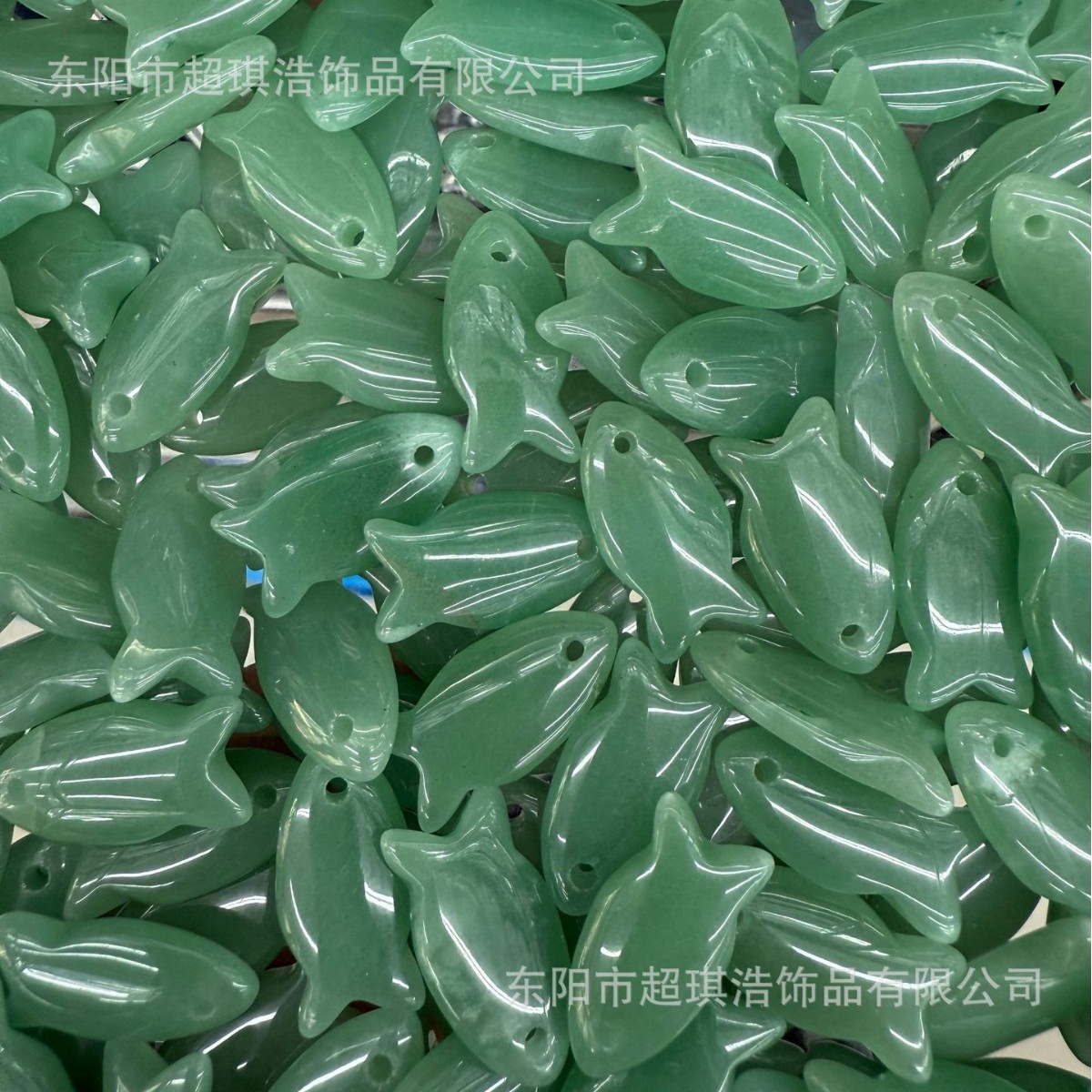 Natural Stone Crystal Pendant Semi-precious Stone Green Gold Amethyst Tianhe Stone Flash Stone Red Grain Powder Crystal Protein Fish Pendant