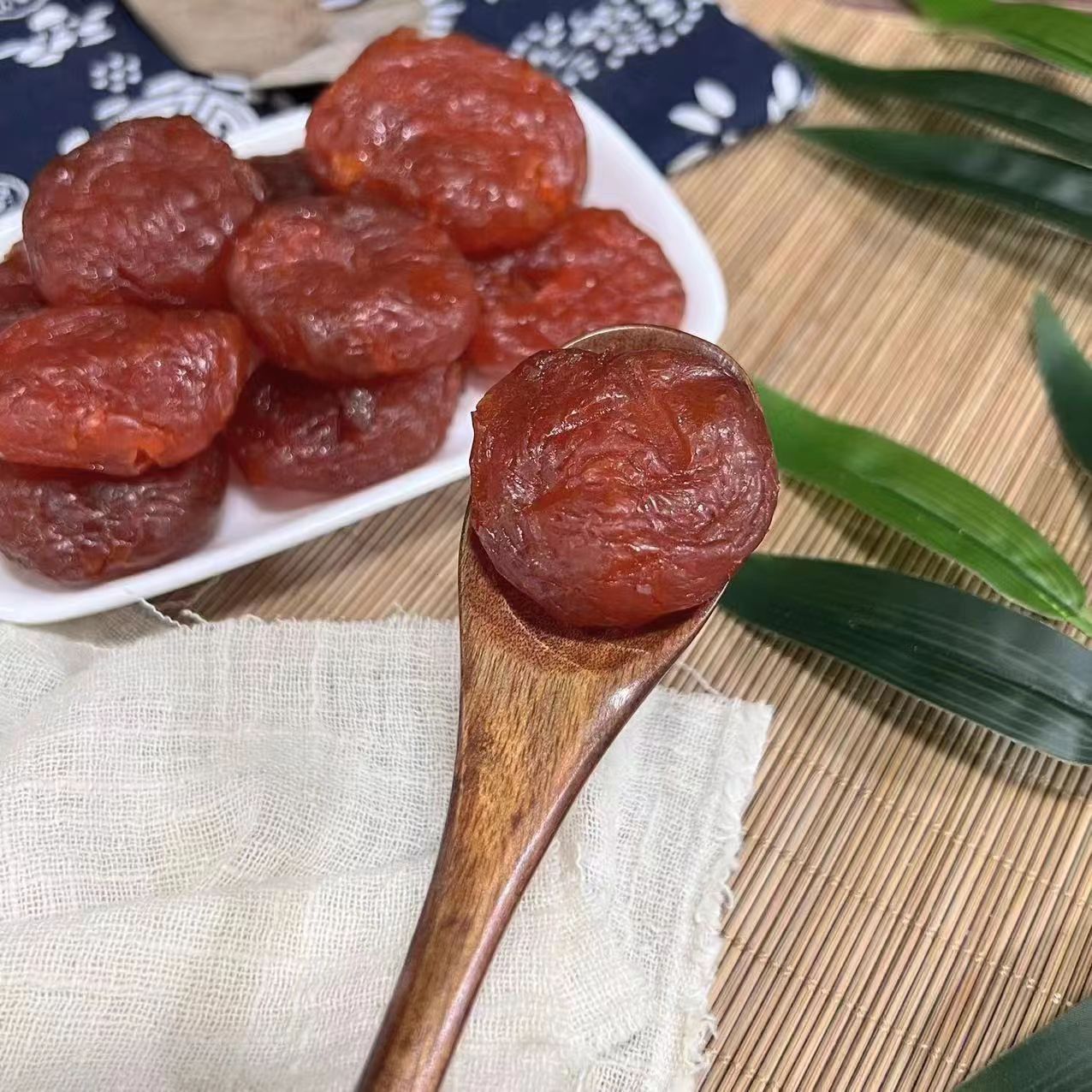 Wholesale [Rose plum cake] bulk plum non-nuclear preserved preserved fruit dried sour plum dried plum plum meat casual snacks