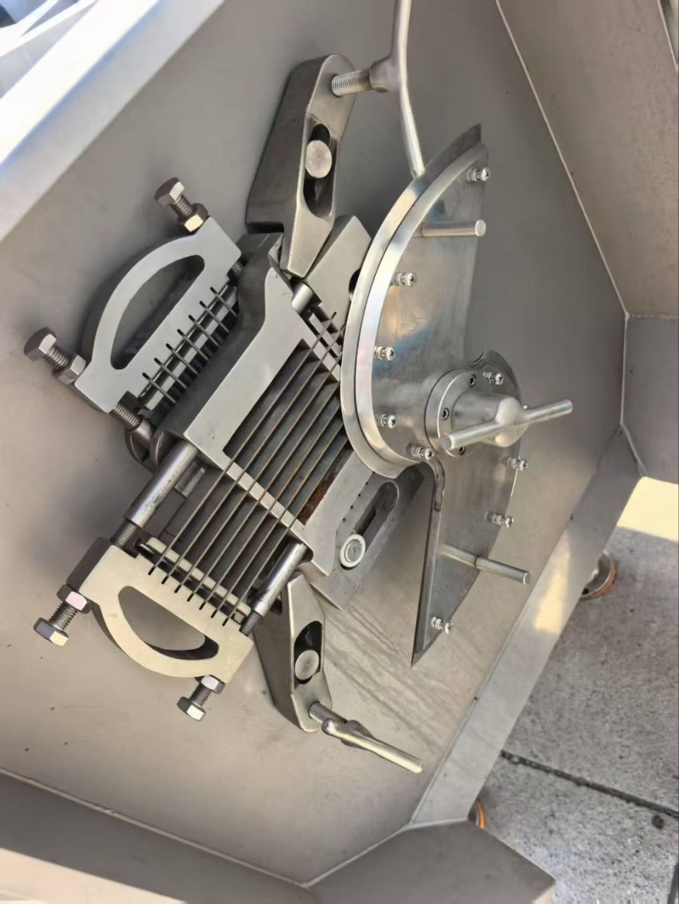 550, 350 Frozen Meat Dicing Machine, if You Need It, Please Contact Me, There Are Still Multiple Pieces of Equipment Available