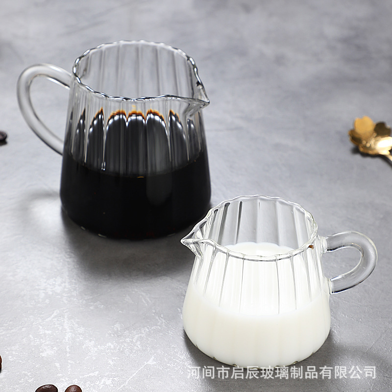 High Borosilicate Transparent Vertical Pattern Small Milk Pot Espresso Small Milk Pot with Handler Milk Pot Pointed Mouth Glass Mini Milk Pot