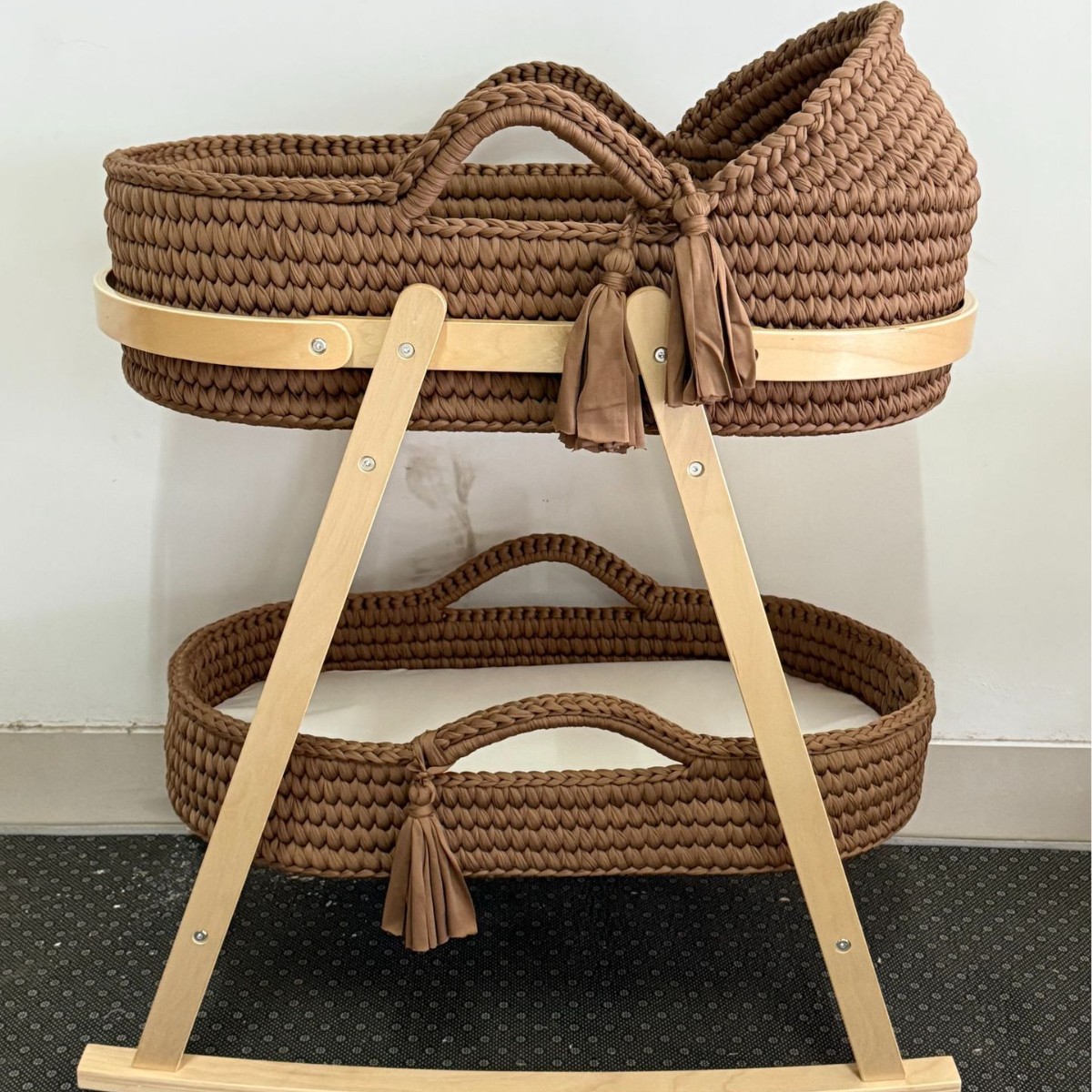 Cross-Border Hot-Selling New Woven Simple Baby Crib Cradle for Changing Diapers, Soft and Comfortable Diaper Sleeping Basket, Stable