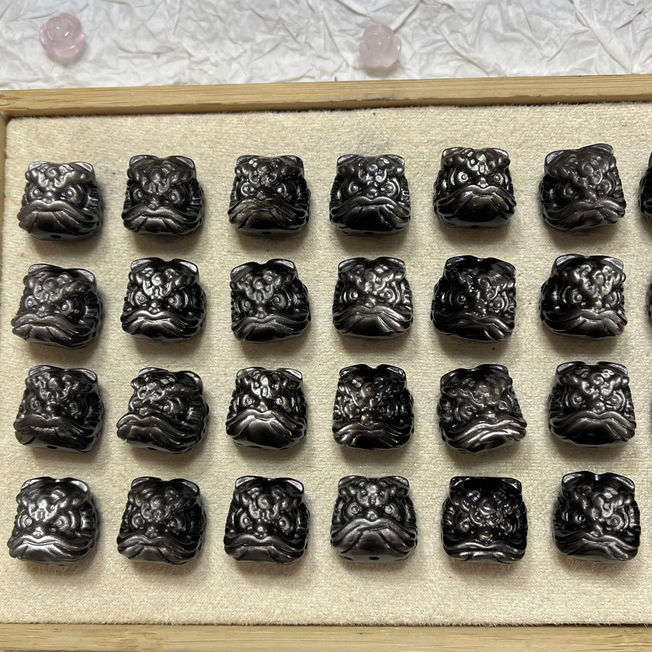 Natural Silver Obsidian Carvings Heart Bright Light Lion Head Pendant DIY Accessories Charming and Exquisite