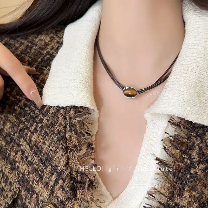 Leather Tiger Eye Stone Necklace for Women, Retro Elegant Sweater Chain, Accessible Luxury Niche Stacking Chinese Style Clavicle Chain Sweatshirt Accessories