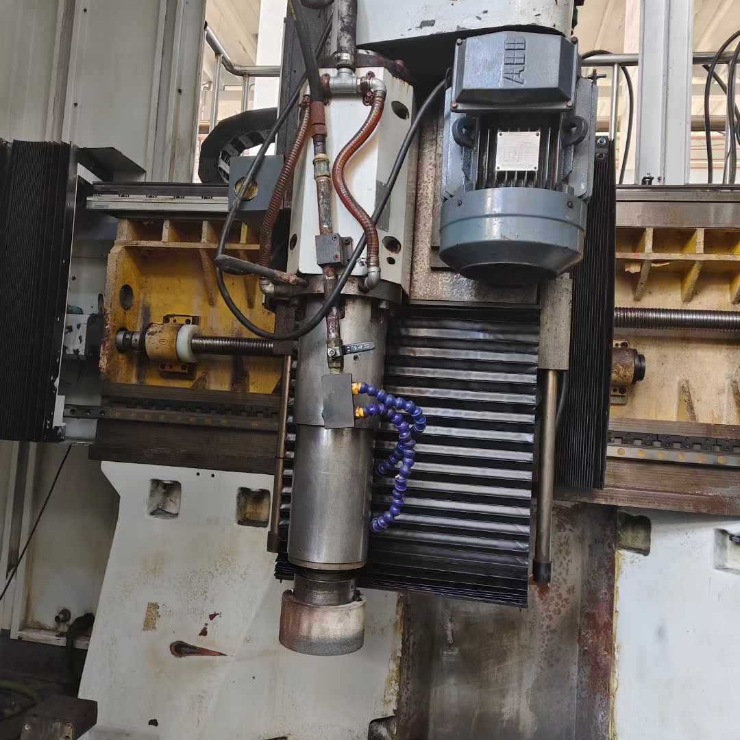 Processing Used Mingxin Mkw28160 Cnc Vertical Grinder with a Grinding Aperture of 1.6m in Stock