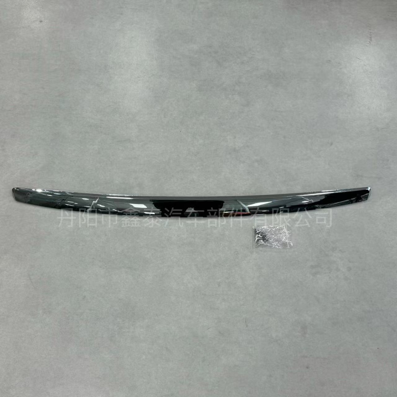 Applicable to 50 Bell DMAX 12 model cover bright strip cover Middle mesh trim car accessories pickup truck