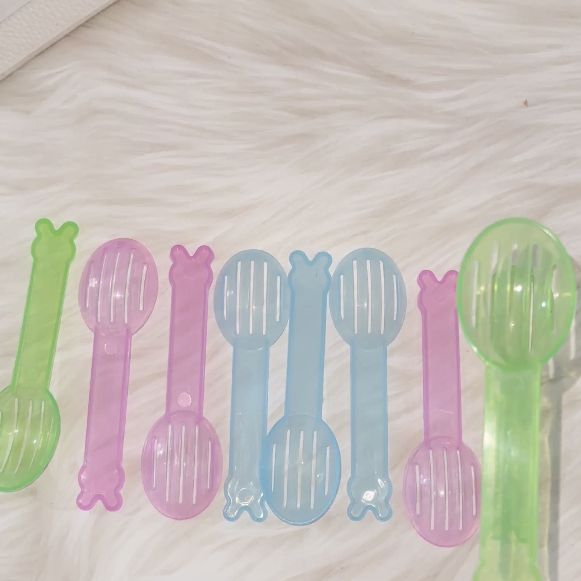 Hamster Totoro sand shovel hourglass bath sand shovel urine sand block mat hourglass cleaning bathroom shovel bath room supporting