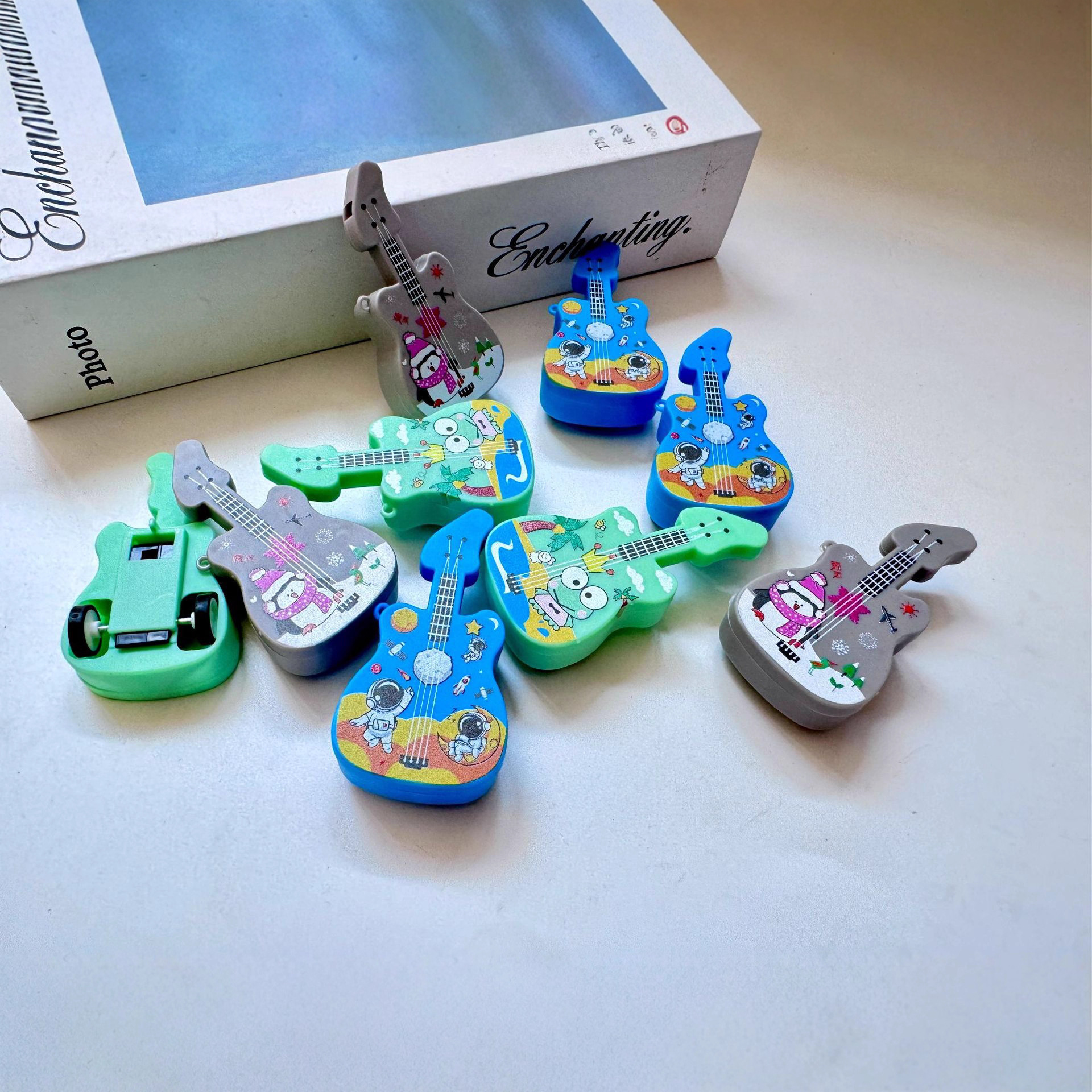 New Cartoon Mini Guitar Shape Whistle Pull-Back Car Kindergarten Fun Gift Children's Toys Factory Direct Supply
