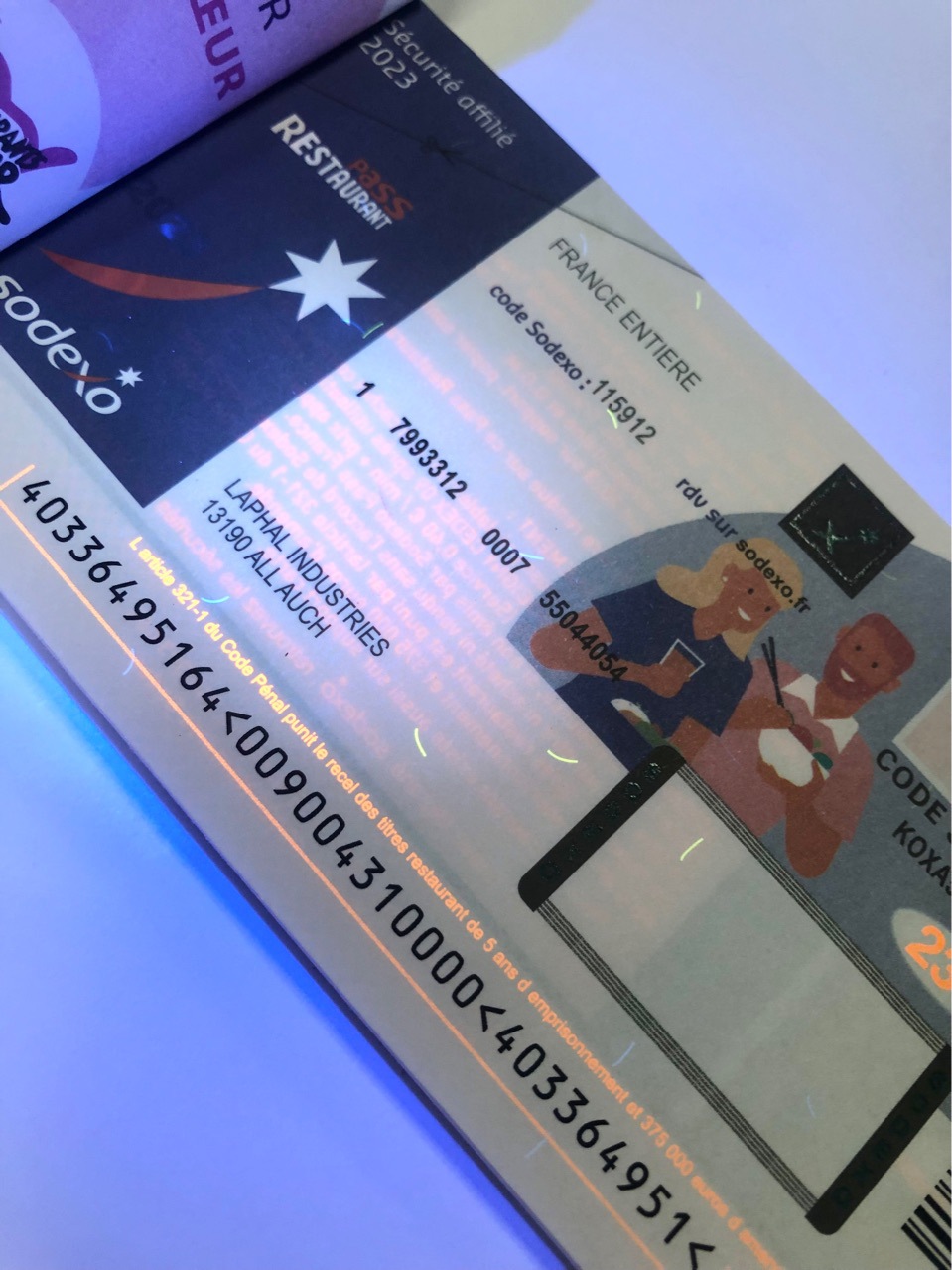 Невидимая цветная волокнистая термопеременная чернила, голографическая лазерная бронзировка, антифальсификационный буклет