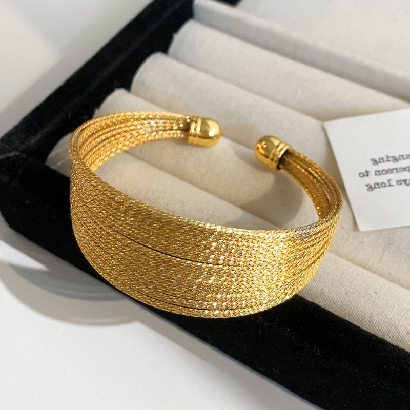 European and American Cross-Border Light Luxury High-End Exaggerated Texture Ring Bracelet Collection Fashion Versatile Design Jewelry