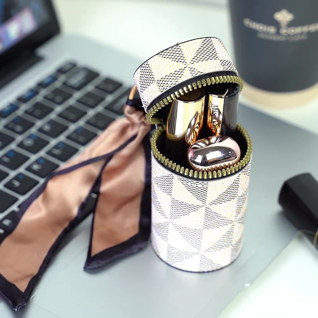 New ladies fashion mouth red envelope retro cute girl coin purse student portable wallet earphone bag key bag