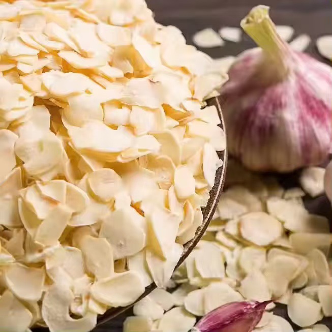 Seasonal Fresh Garlic Slices Export Grade Standard Full of Garlic Flavor Fresh Garlic Slices Manufacturer Wholesale