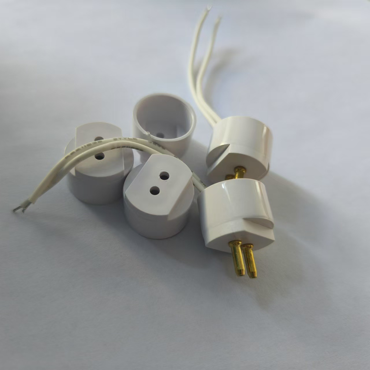 Factory direct LED lamp plug, T5 pressure wire plug accessories, LED fluorescent lamp plug accessories