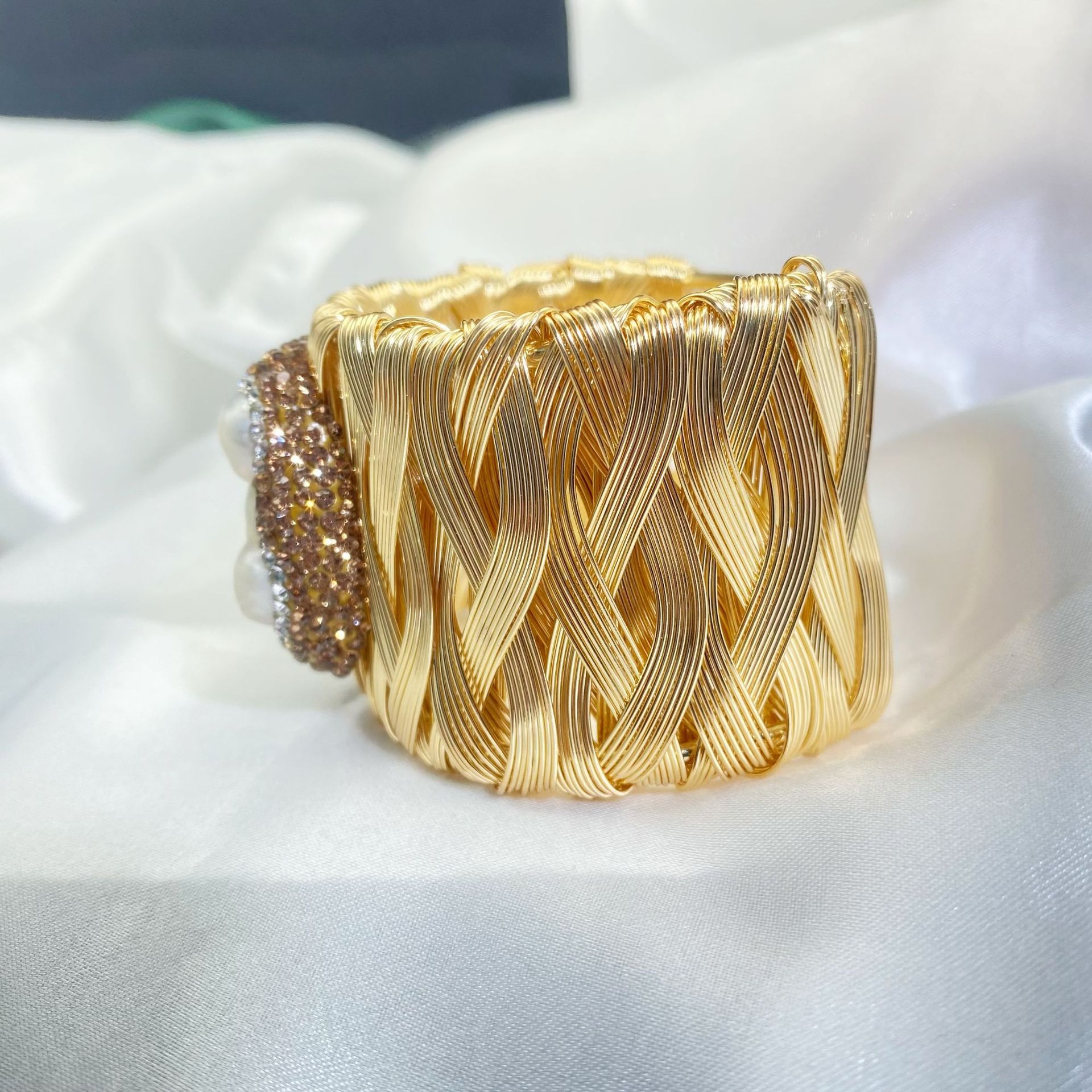 Natural baroque bracelet 2023 new design sense jewelry Joker niche jewelry factory direct wholesale