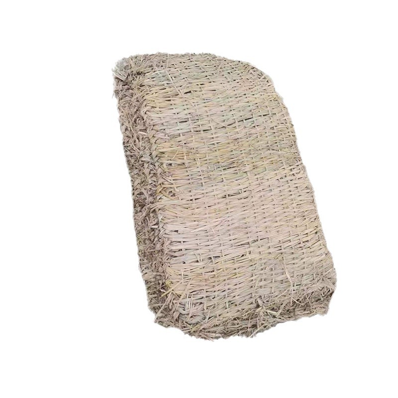 Rice-Woven Flood-Proof Straw Bag Is Easy to Degradable and Environmentally Friendly. Road Anti-Slip Straw Mat. the Straw Bag Is Antifreeze and Anti-Slip Effect