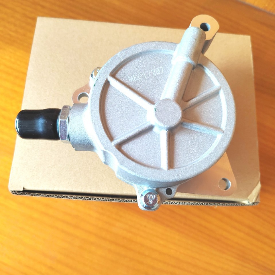Engine vacuum pump ME017287