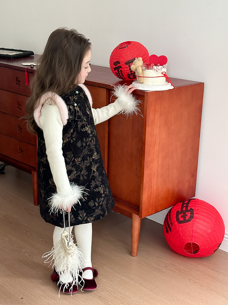 Aimo Beibei Girls' Temperament Thickened Warm New Year's Eve Clothes Cute Stuffed Patchwork Western Style Improved Cheongsam Skirt