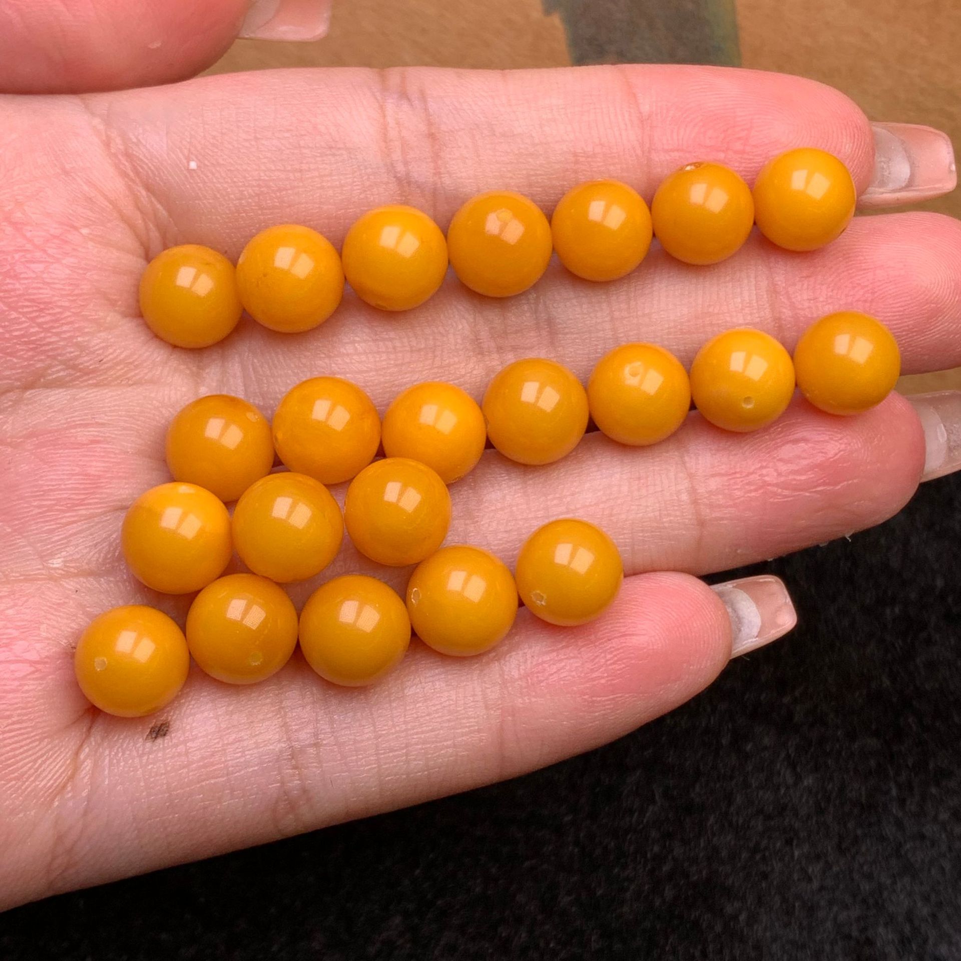 Натуральные круглые бусины из янтаря и пчелиного воска старого меда, необработанные бусины, богатые воском, культурные аксессуары, браслеты оптом