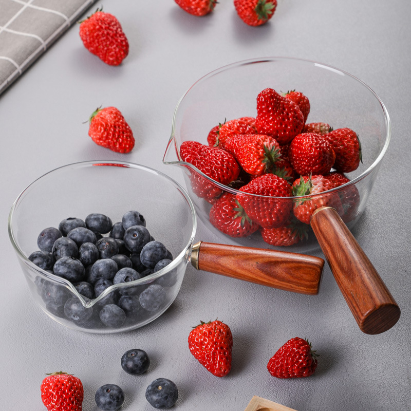 Оптовая продажа стеклянного горшка с деревянной ручкой, маленький молочный горшок, горшок для лапши, домашний суп, открытый огонь, чашка горячего молока