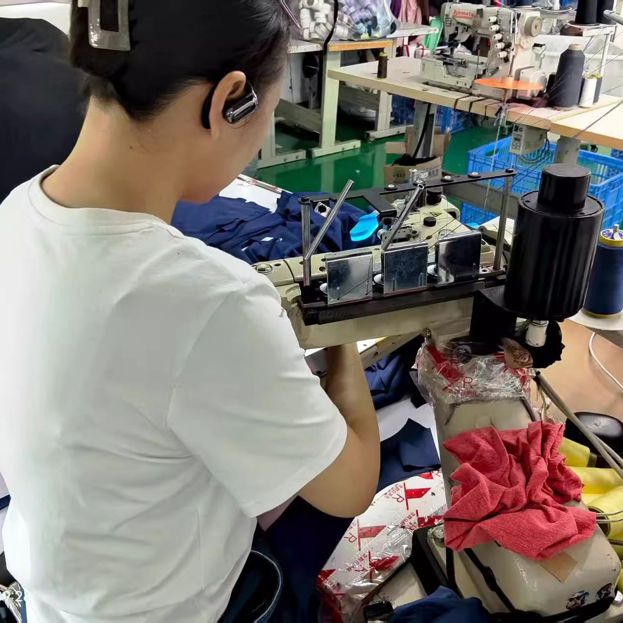 Processing and Customization of European and American Yoga Fitness Clothing Odm Oem Customized with Drawings and Samples, Ready-Made Printed Logo and Hot Stamping