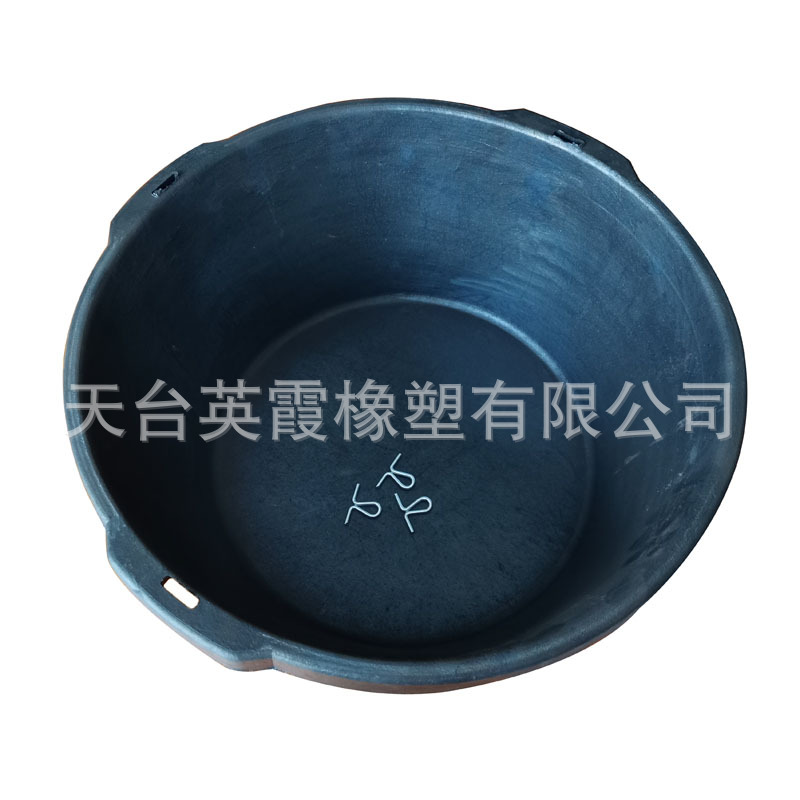 Wholesale Black Heavy Duty Rubber Bucket Horse Sheep Dog Feed Basin 6.5 Gallon Water Feeding Basin Hangable Rubber Basin