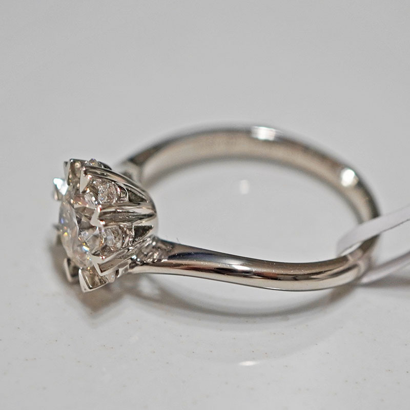 Pt950 Platinum Cultivated Diamond Ring for Women Heart-Shaped Petal-Shaped Wedding Proposal Star-Shaped Surrounding Setting