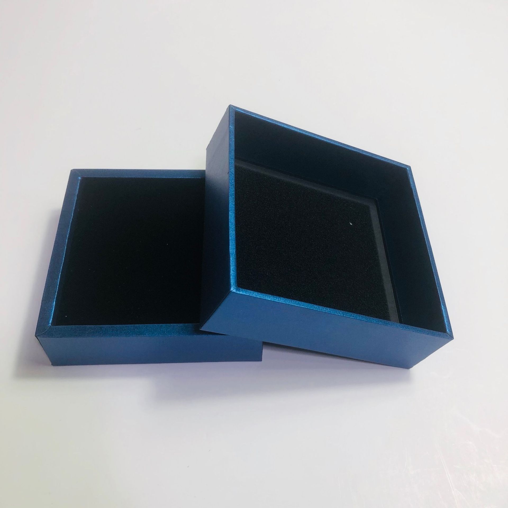 High-End Paper Small Gift Box Ready-Made Creative World Box Packaging Simple Style Cosmetic Packaging Box Shenzhen Dongguan Delivery
