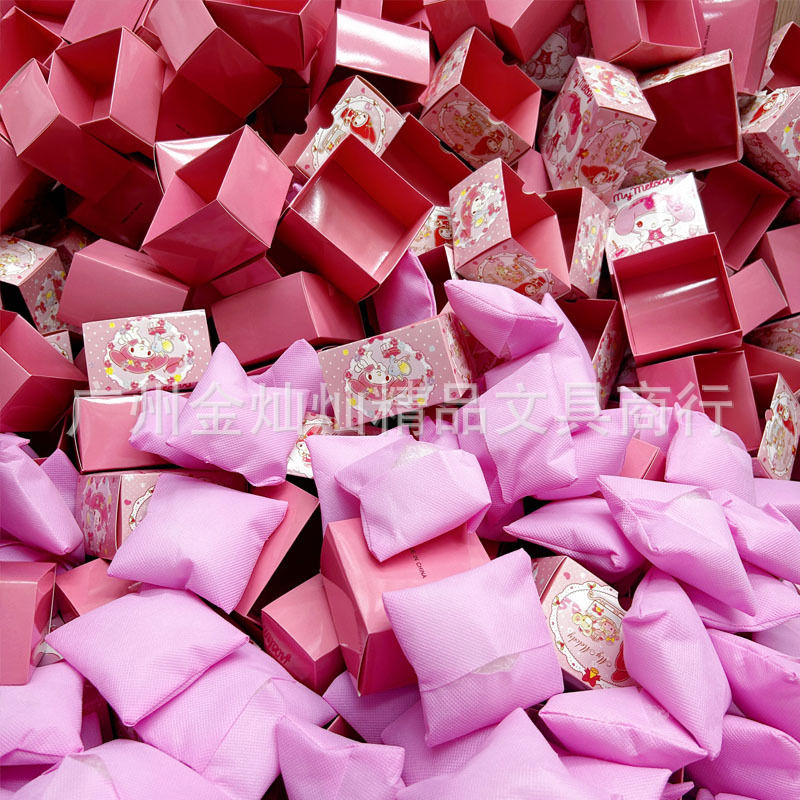 in stock manufacturers wholesale Sanrio watch box with sponge cute cartoon thick watch box exquisite display box