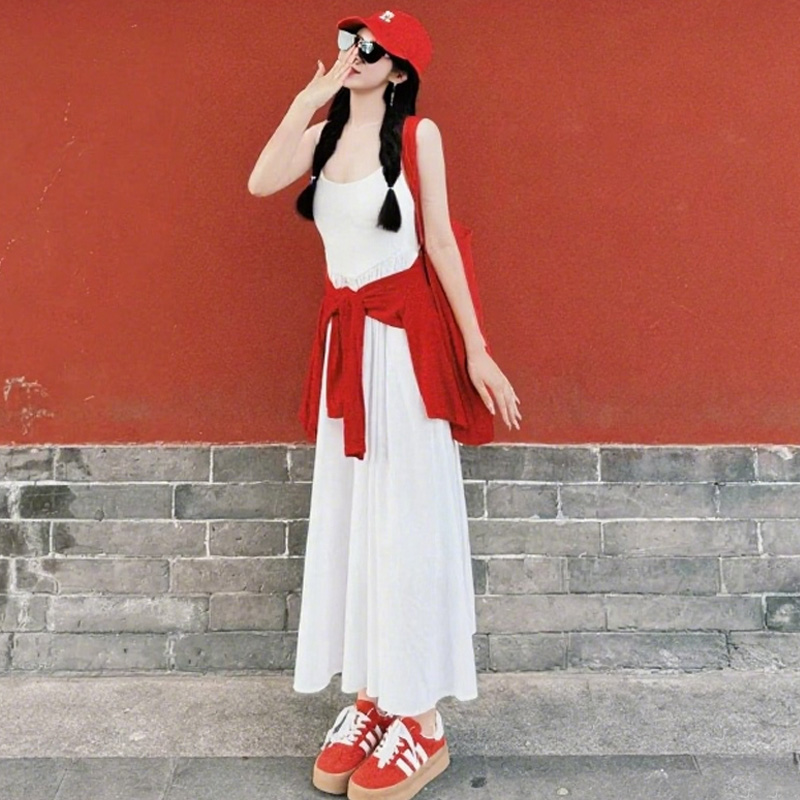 Retro Hong Kong Style Knitted Red Shawl with Butt Curtain for Women, Thin Layered Decorative Clothing, Waistcoat Belt Accessories