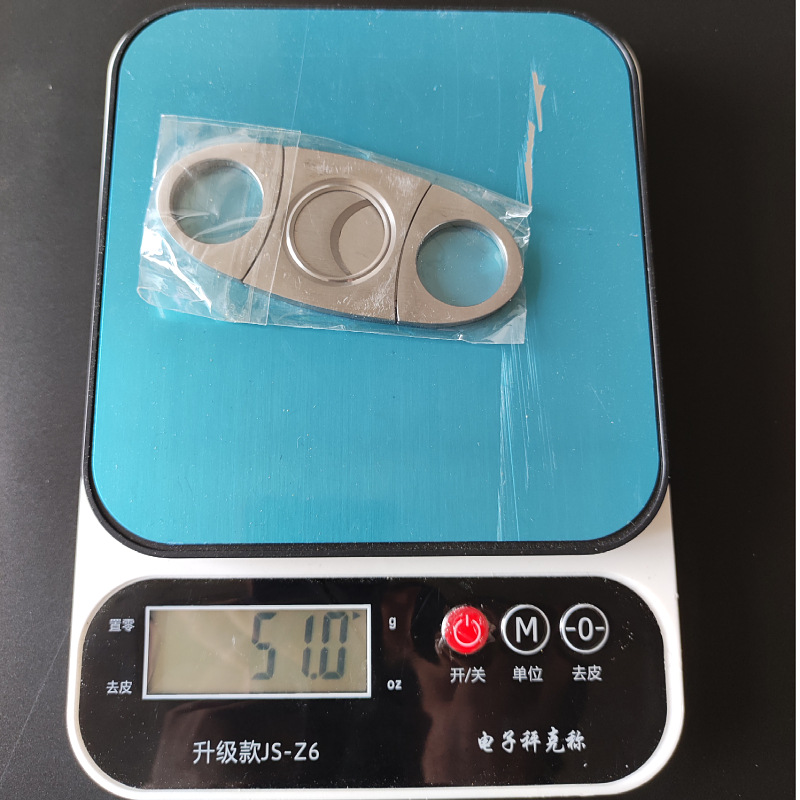 Spot Wholesale Stainless Steel Double-Edged Cigar Scissors European and American Portable Brushed Sharp Plastic Cigar Scissors for Men