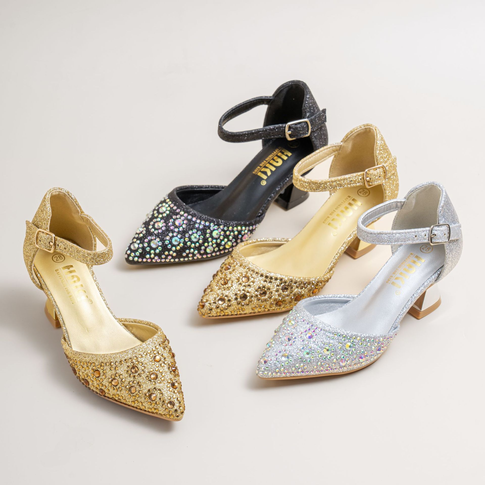 Новые экспортные туфли на высоком каблуке 2025 Толстый каблук Обувь с открытым носом Острый носок Полые сандалии с блестящими стразами для женщин