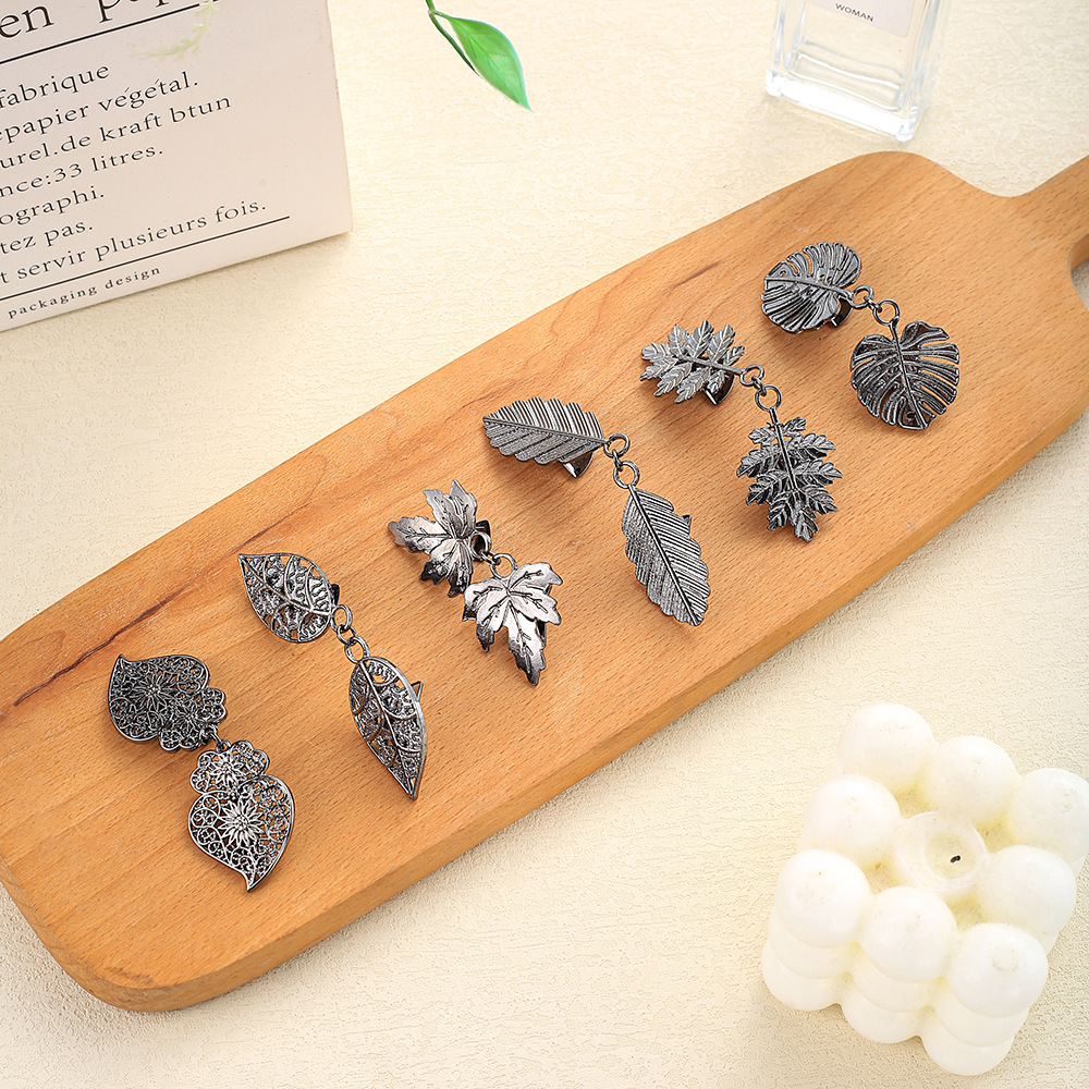 European and American Shawl Scarf Buckle for Women, Retro Alloy Sweater Clip, Anti-Exposure Buckle, Scarf, Clothing Accessories, Personalized