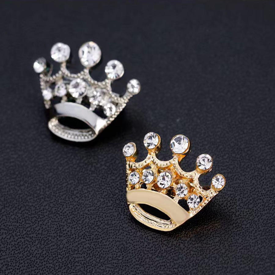 European and American cross-border fashion personalized accessories rhinestone crown brooch hollow retro creative pin suit fashion Men