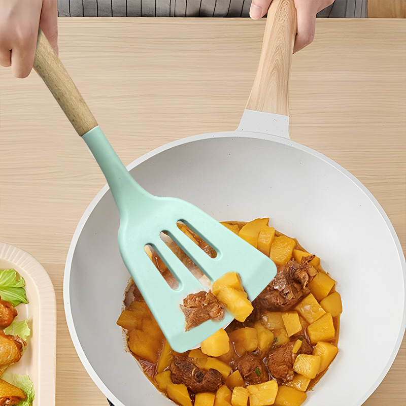 Cross-Border Kitchen Set Wooden Handle Silicone Spatula Cooking Spoon Non-Stick Frying Spatula 12 Sets Storage Bucket Ready for Sale